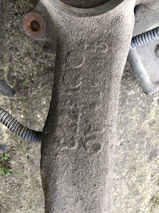 Передні цапфи права ліва VW Passat b5 Audi A6C5 маю під різні мотори