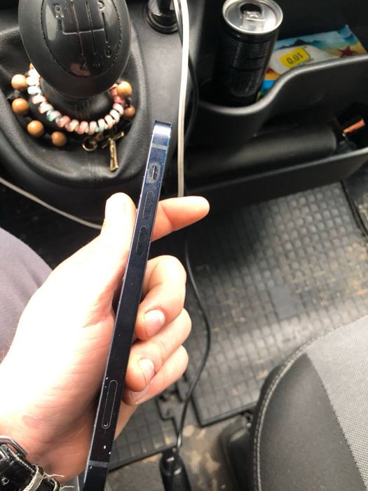 Продам iPhone 12,64gb