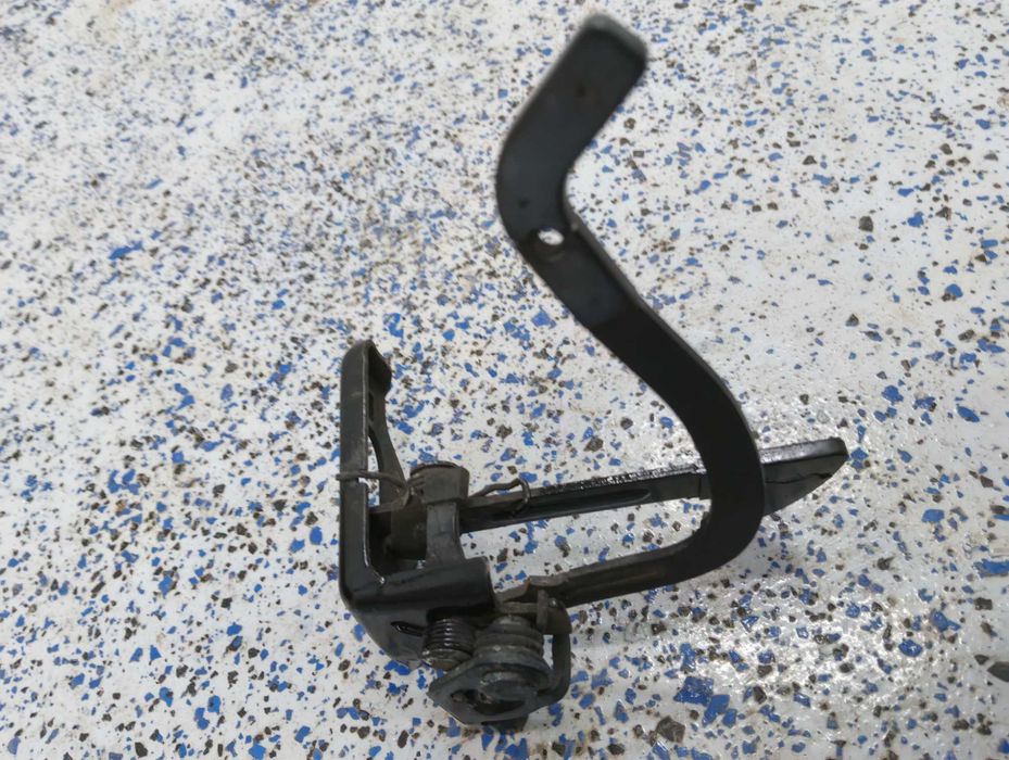 Zamek pokrywy silnika skoda octavia 2 Lift