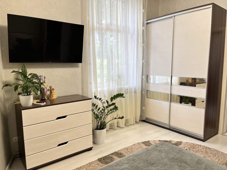 Будинок з потенціалом під житло чи бізнес рн вул. Руськоі