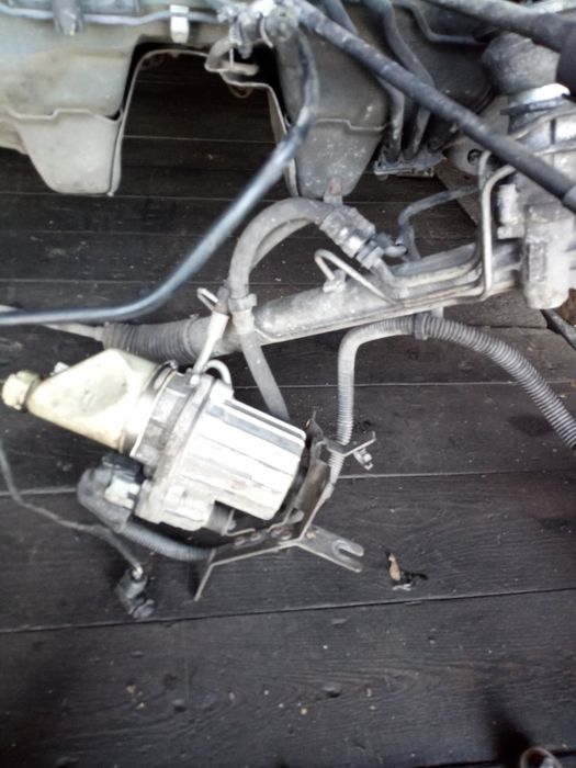 Maglownica opel Zafira B pompa