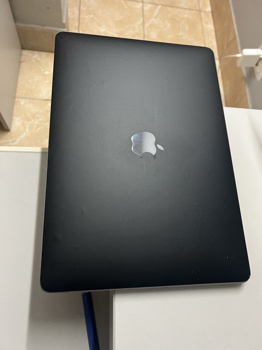 Macbook pro 1708  13 cali 2018 rok
