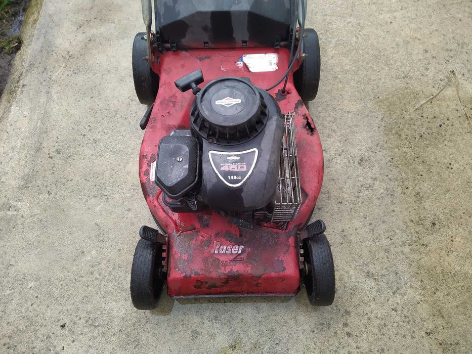 Vendo Maquina de relva a gasolina