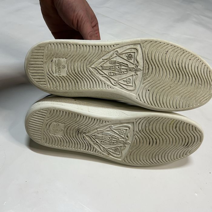 Białe skórzane sneakersy Gucci Ace Interlocking G