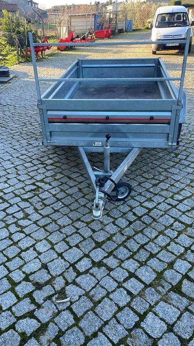 Reboque Sentar Uni205