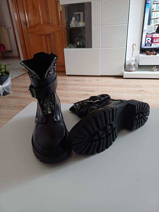 Sprzedam nowe czarne botki roz.36
