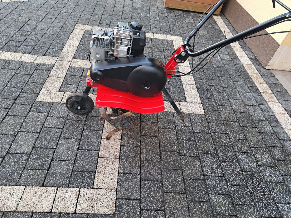 Glebogryzarka BRIGGS STRATTON 5 HP