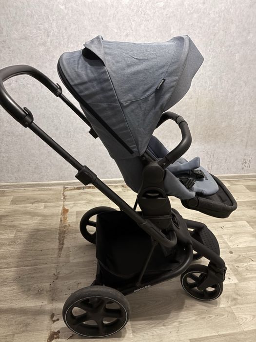 Продам коляску Easywalker