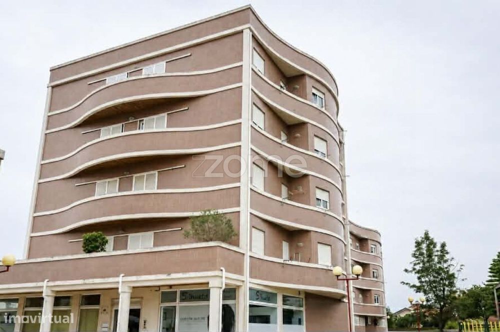 T2 Apartment with 90 m² Terrace and Enclosed Garage | Verdemilho