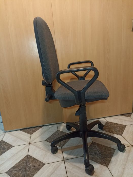 Кресло стул стілець