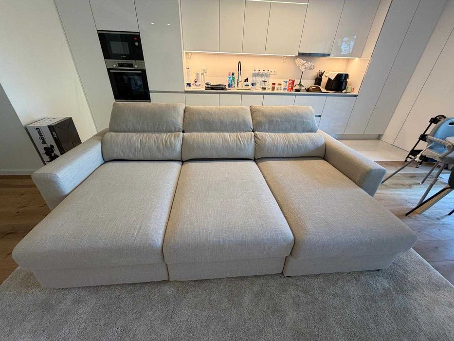 Sofá de 3 lugares com chaise longue – Como novo (4 meses de uso)