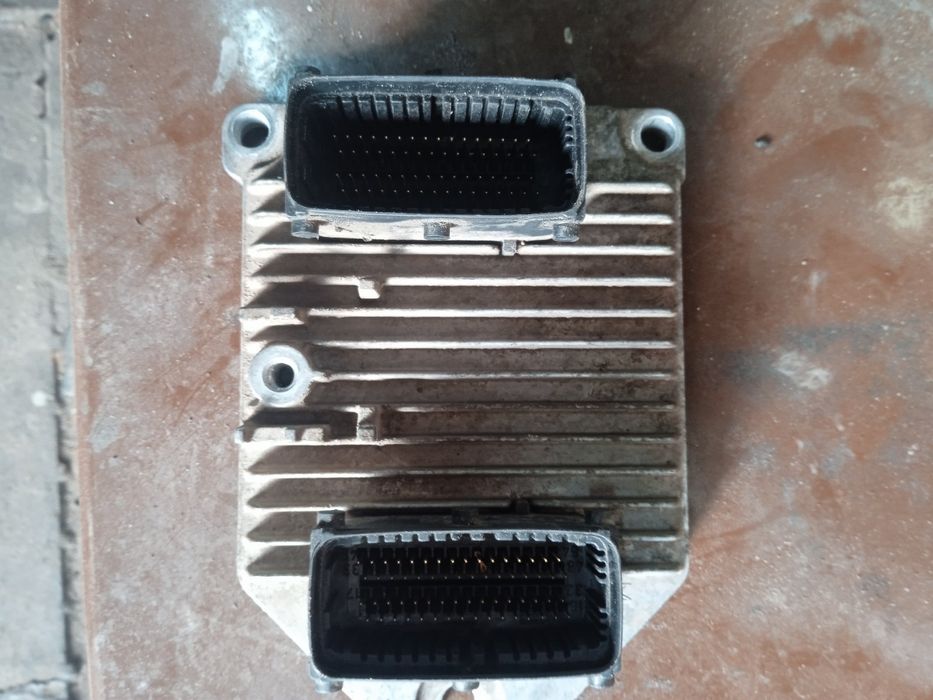 Ремонт та прошивка блоків управління ЄБУ ECU Renault, Dacia