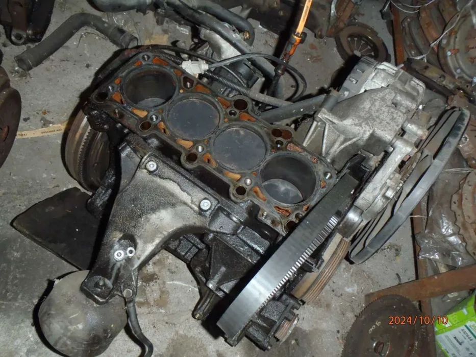 łapa poduszka silnika mocowanie sprężarki chłodniczka passat 1.8 adr