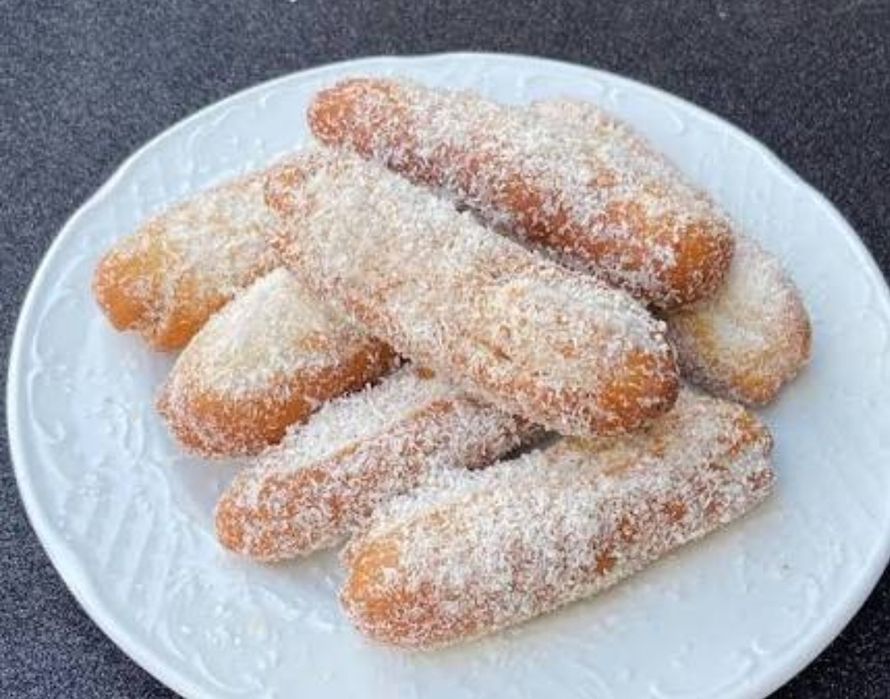 Faço bolos caseiros para vender.