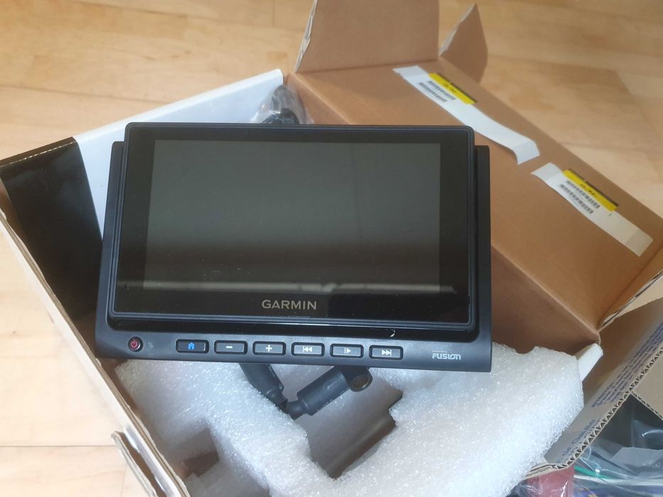 Auto Radio GARMIN com Sistema Navegação NOVO!