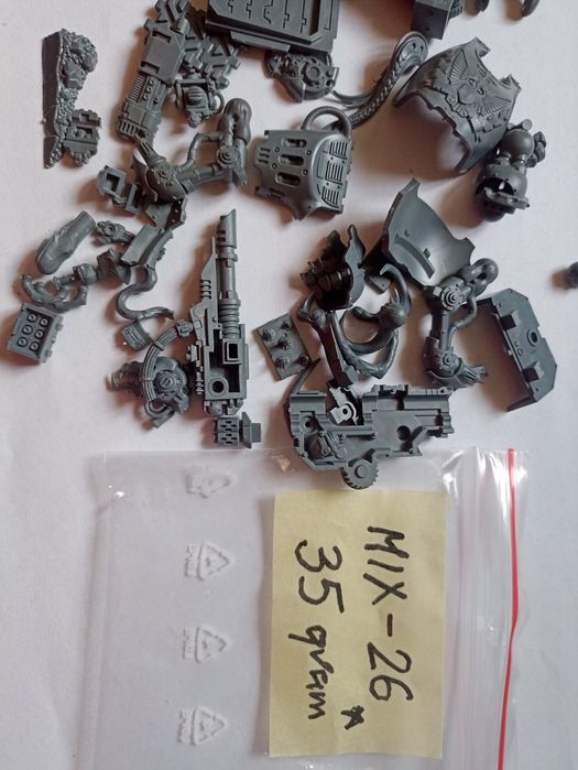 Mix - 26 około 50 szt Warhammer