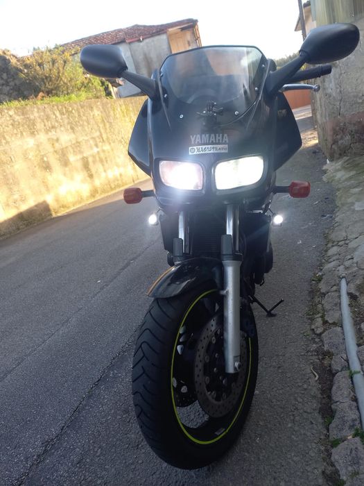 Yamaha FZS 600 Fazer – Apenas 45.500 km (Impecável)