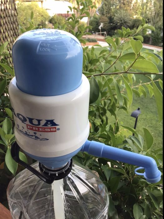 Dispensador de água da Aqua Press
