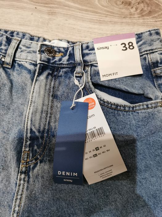 Spodnie MOM FIT 38