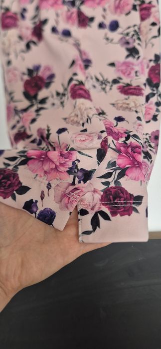 Elegancka sukienka w kwiaty na lato na wesele Mohito S