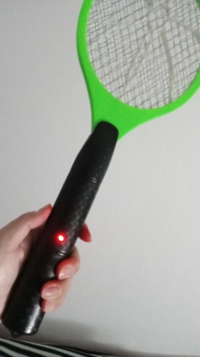 Mata-moscas eléctrico a pilhas