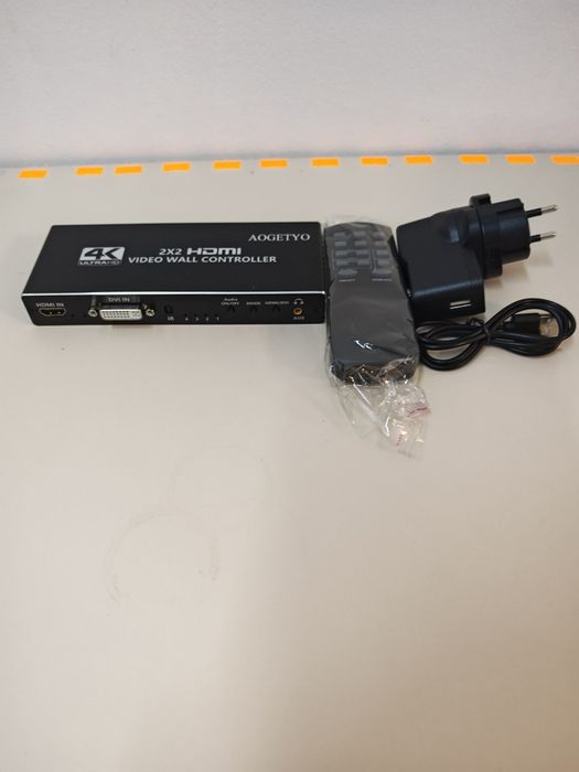 Adapter do rozciągania obrazu na cztery ekrany   4xHDMI , DVI ,  Toslink , Audio 3.5 mm  ,  RS232 , pilot