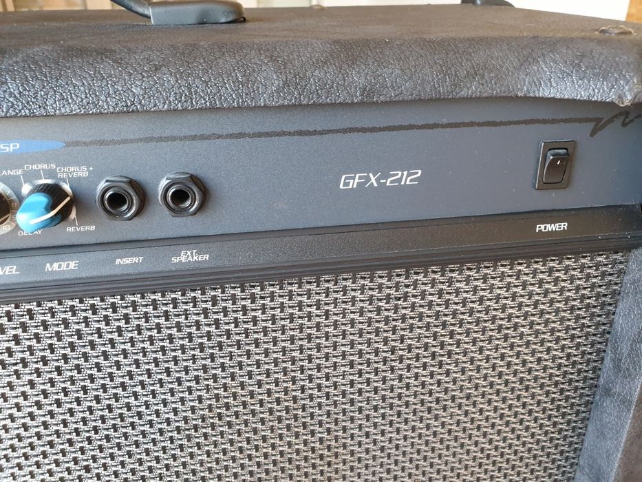 Amplificador Crate GFX-212 DSP64284881471106122