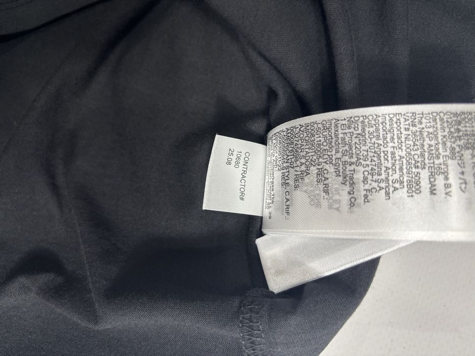 Футболка  Calvin Klein.  ОРИГІНАЛ.    С.  М. Л