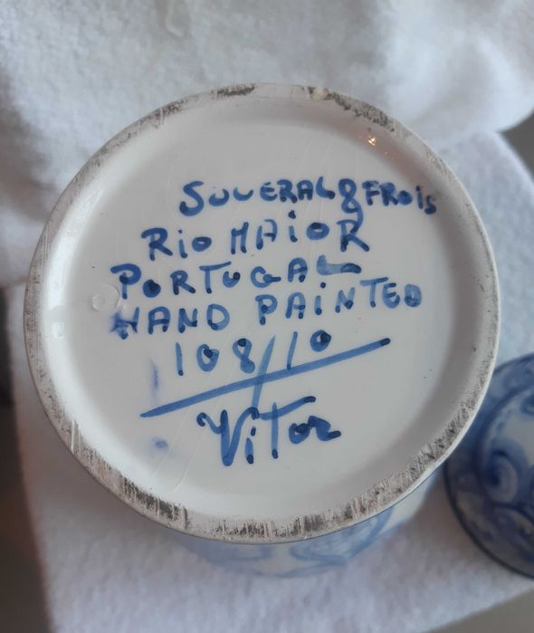 Belíssimo Pote em faiança Portuguesa