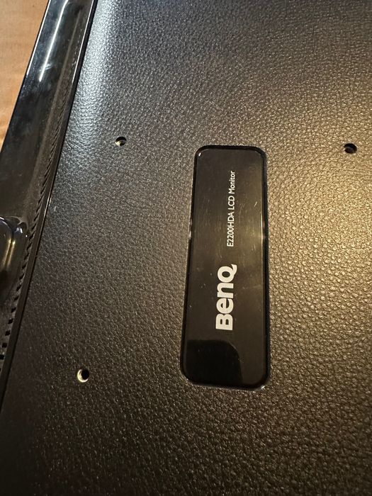 Monitor BenQ E2200HDA + gratis
