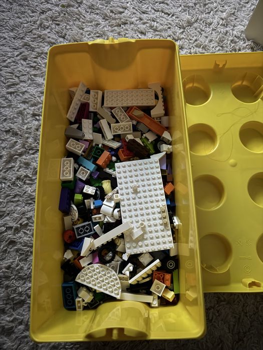 Класичний лего оригінал в ящику (чи для деталій ) .