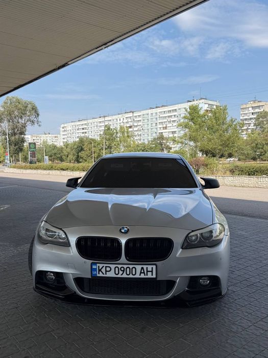 BMW  F10. 535i.