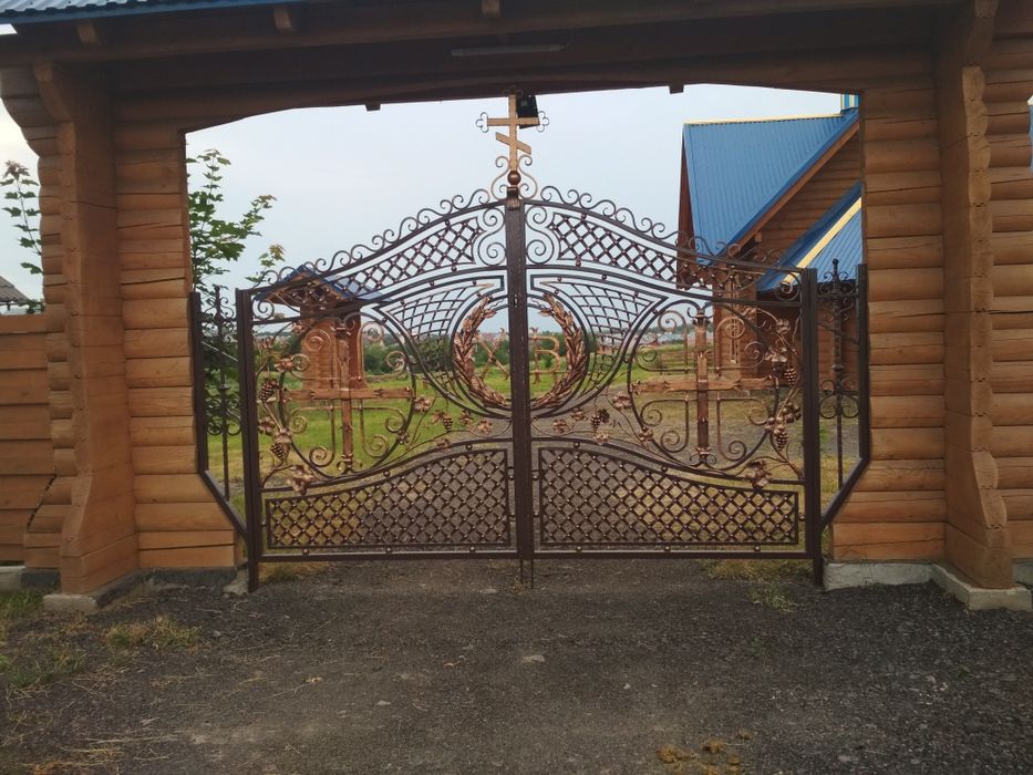 Ковані ( кованые )ворота,відкатні, забор, металоконструкції,балкон,ман
