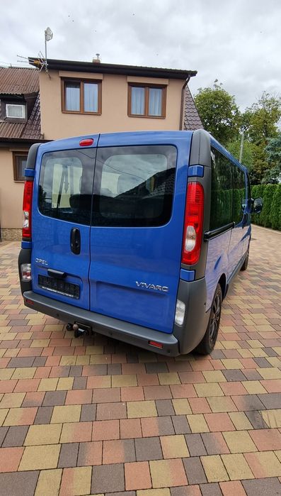 Opel Vivaro 2.0CDTI 2013r L1H1  9 osób Hak Klima Serwis Bezwypadek Niemcy