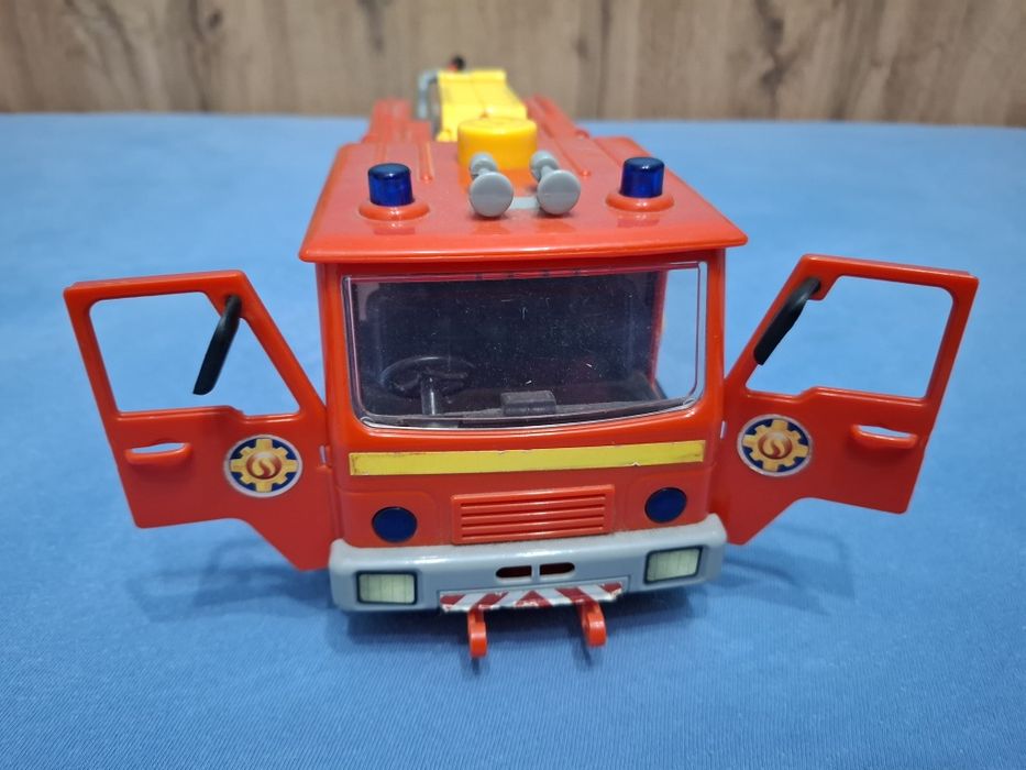 Zabawka auto strażackie wóz strażacki Jupiter Strażak Sam plus figurki