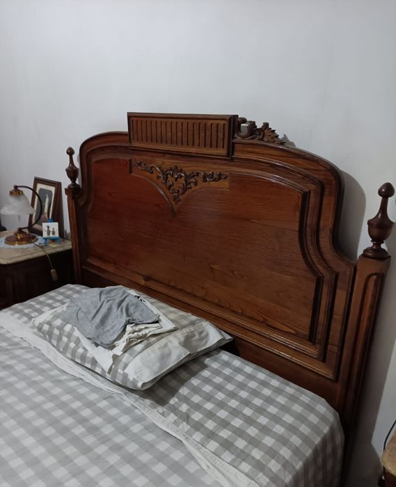 Conjunto de quarto móveis antigos