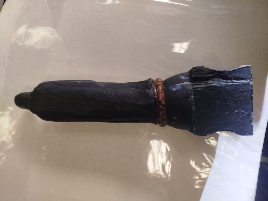 Stara rzeźba ludowa ,,Madonna na kuli"