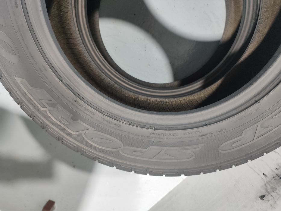 2 pneus semi novos 235-55R17 Dunlop - Oferta dos portes