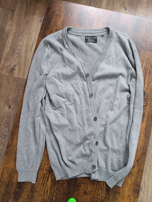 Sweter męski zapinany na guziki rozmiar M