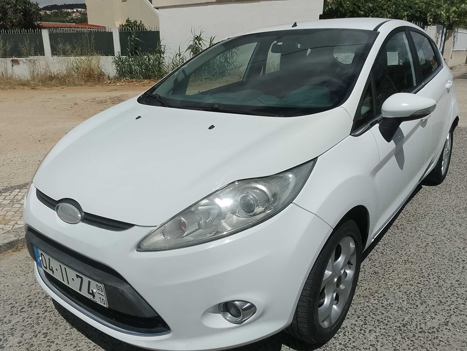 Ford fiesta 1.4 Tdci Titanium , versão de topo. Possibilidade de retoma!