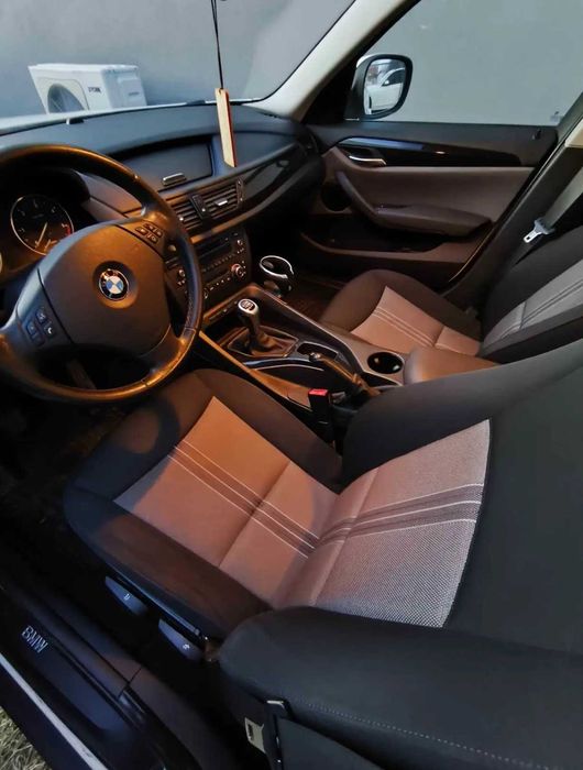 Samochód  BMW X1 2012 r