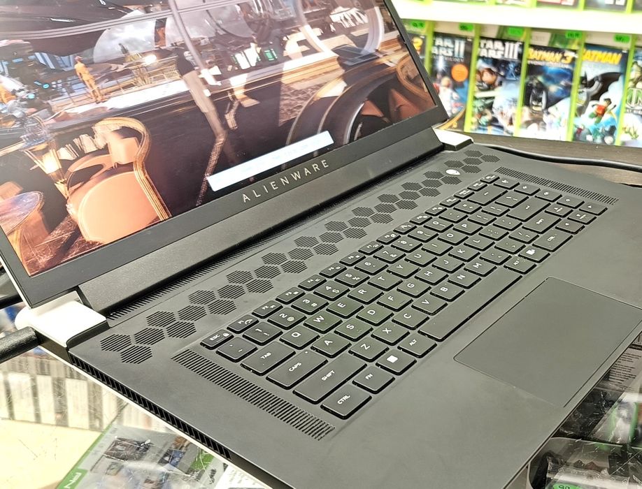 Uszkodzony Dell Alienaare X17 R2 Intel i9 32GB SSD 2TB RTX3080Ti Win11