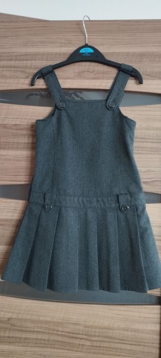 Sukienka galowa firmy Matalan na 4 latka.