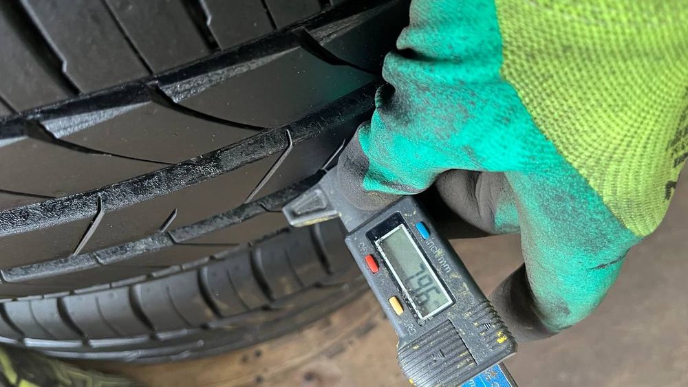 Пара 225 45 17 94W Kumho Ecsta HS52