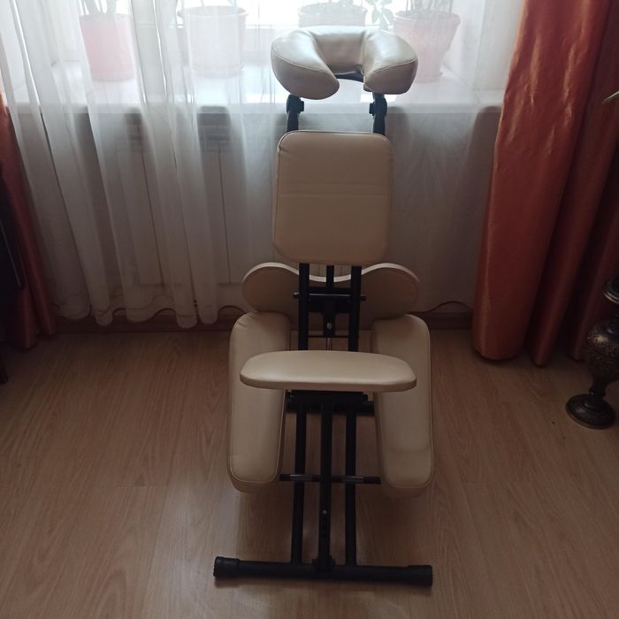 Крісло  масажне для шийно-комірцевої зони"Гном"у чудовому стані б/у