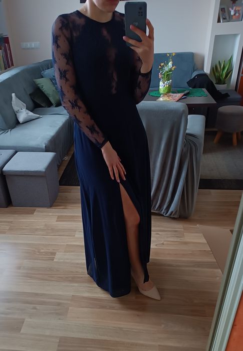 Piękna długa granatowa sukienka Nly by Nelly z koronką