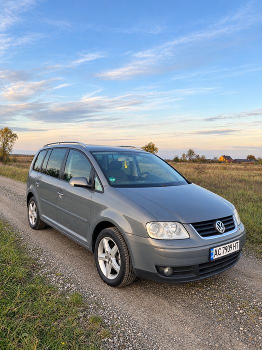 Volkswagen Touran 1.6 MPI Автомат |