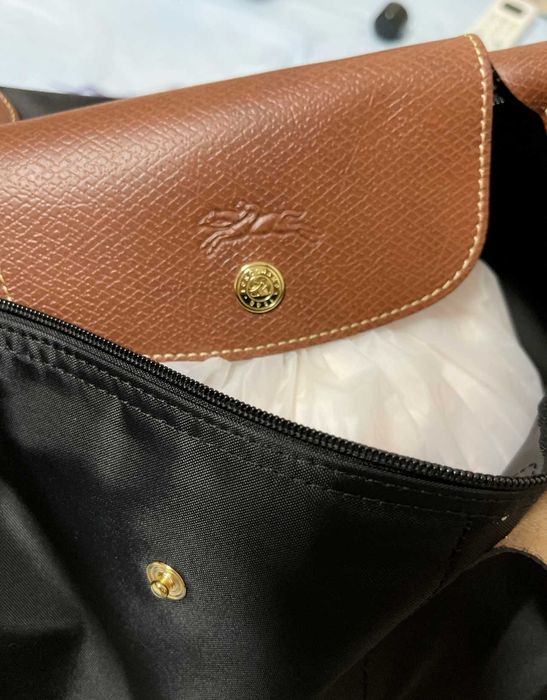 Torba shopper Longchamp czarna, geeignet do transportu komputera