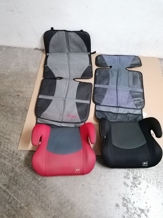 Cadeira auto e resguardo protector do banco do carro