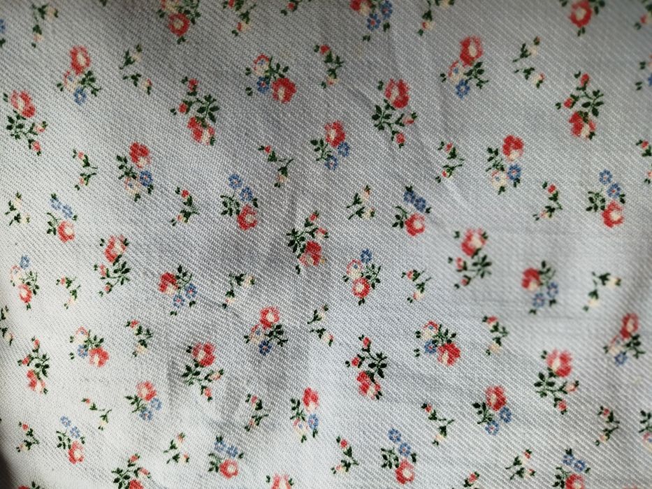 Materiał, tkanina flanela w kwiatki,kupon 77x430.